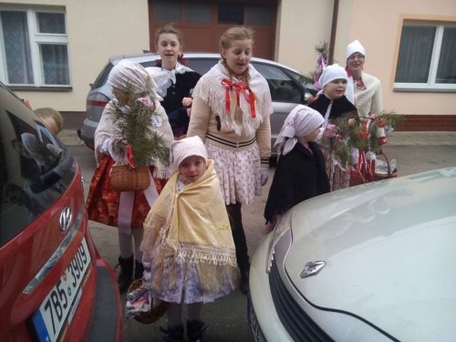 Královničky - nosení létečka v Podolí - 13.3.2016