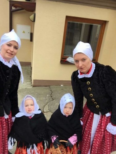 Královničky - nosení létečka v Podolí - 13.3.2016