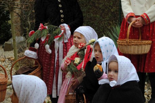 Královničky - nosení létečka v Podolí - 13.3.2016