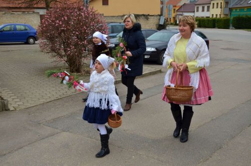 Královničky - nosení létečka v Podolí - 13.3.2016