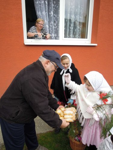 Královničky - nosení létečka v Podolí - 13.3.2016