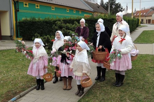 Královničky - nosení létečka v Podolí - 13.3.2016