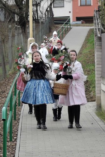 Královničky - nosení létečka v Podolí - 13.3.2016