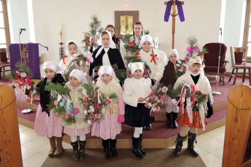 Královničky - nosení létečka v Podolí - 13.3.2016