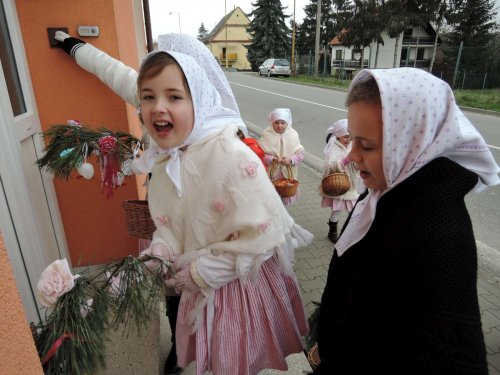 Královničky - nosení létečka v Podolí - 13.3.2016