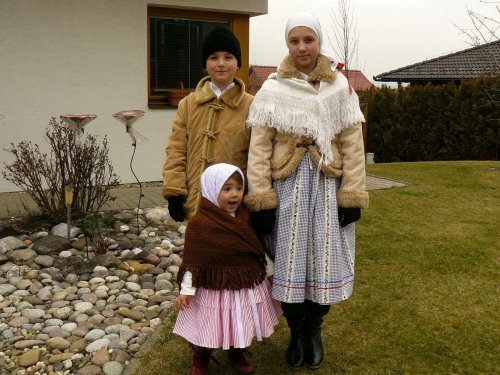 Královničky - nosení létečka v Podolí - 13.3.2016