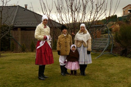 Královničky - nosení létečka v Podolí - 13.3.2016