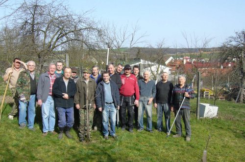 Brigáda zahrádkářů ve školní zahradě - 3.4.2016