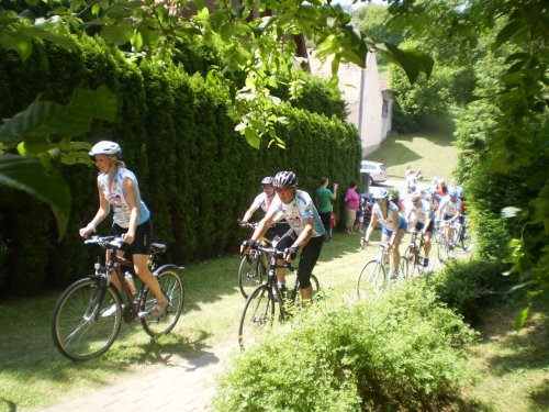 Charitativní cyklotour Josefa Zimovčáka Na kole dětem - 4.6.2016