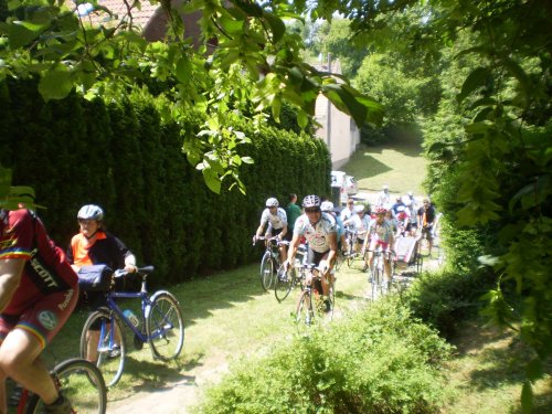 Charitativní cyklotour Josefa Zimovčáka Na kole dětem - 4.6.2016