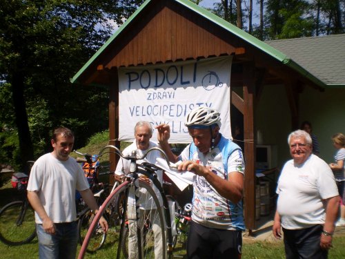 Charitativní cyklotour Josefa Zimovčáka Na kole dětem - 4.6.2016