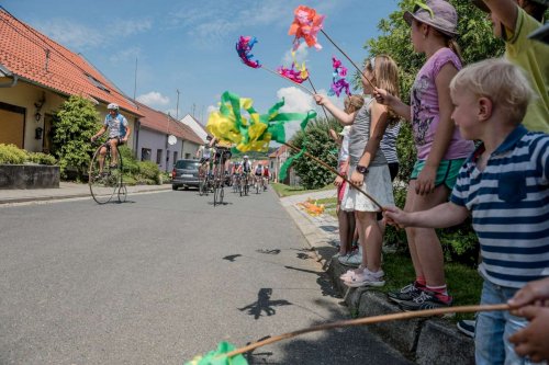 Charitativní cyklotour Josefa Zimovčáka Na kole dětem - 4.6.2016