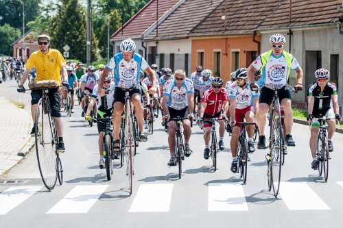 Charitativní cyklotour Josefa Zimovčáka Na kole dětem - 4.6.2016