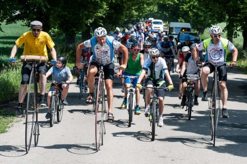 Charitativní cyklotour Josefa Zimovčáka Na kole dětem - 4.6.2016