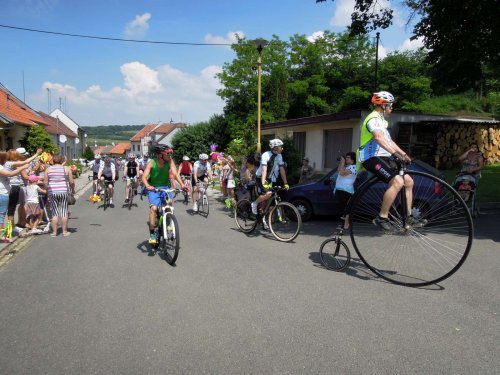 Charitativní cyklotour Josefa Zimovčáka Na kole dětem - 4.6.2016