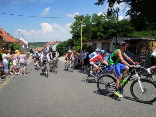Charitativní cyklotour Josefa Zimovčáka Na kole dětem - 4.6.2016