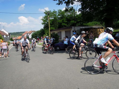 Charitativní cyklotour Josefa Zimovčáka Na kole dětem - 4.6.2016