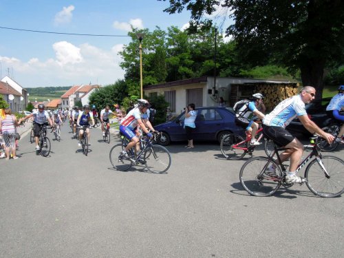 Charitativní cyklotour Josefa Zimovčáka Na kole dětem - 4.6.2016