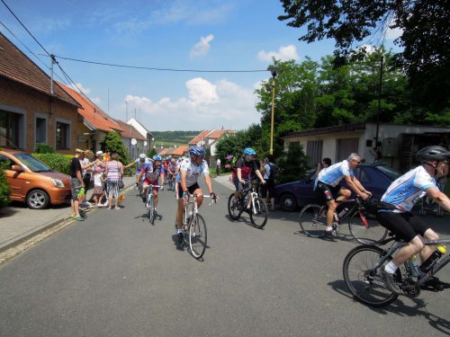 Charitativní cyklotour Josefa Zimovčáka Na kole dětem - 4.6.2016