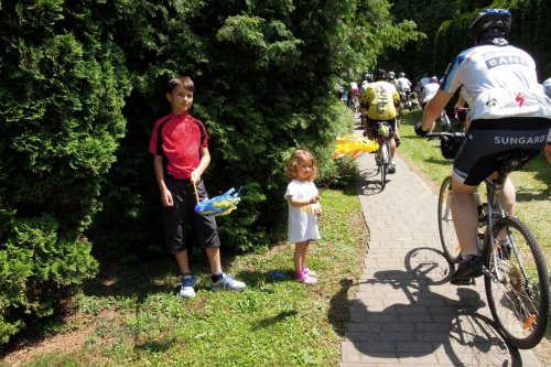 Charitativní cyklotour Josefa Zimovčáka Na kole dětem - 4.6.2016