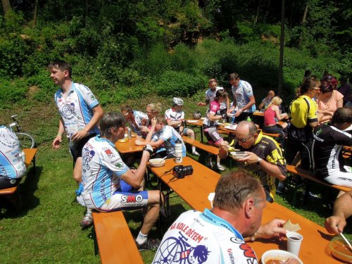 Charitativní cyklotour Josefa Zimovčáka Na kole dětem - 4.6.2016