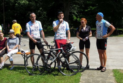 Charitativní cyklotour Josefa Zimovčáka Na kole dětem - 4.6.2016