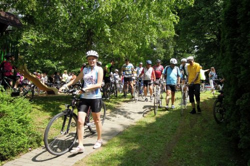 Charitativní cyklotour Josefa Zimovčáka Na kole dětem - 4.6.2016