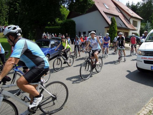 Charitativní cyklotour Josefa Zimovčáka Na kole dětem - 4.6.2016