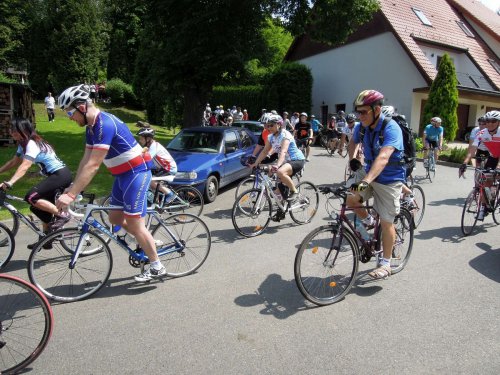 Charitativní cyklotour Josefa Zimovčáka Na kole dětem - 4.6.2016