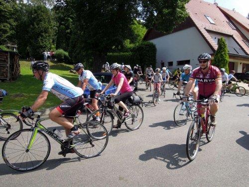 Charitativní cyklotour Josefa Zimovčáka Na kole dětem - 4.6.2016