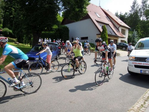 Charitativní cyklotour Josefa Zimovčáka Na kole dětem - 4.6.2016