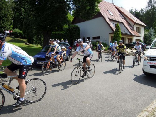 Charitativní cyklotour Josefa Zimovčáka Na kole dětem - 4.6.2016