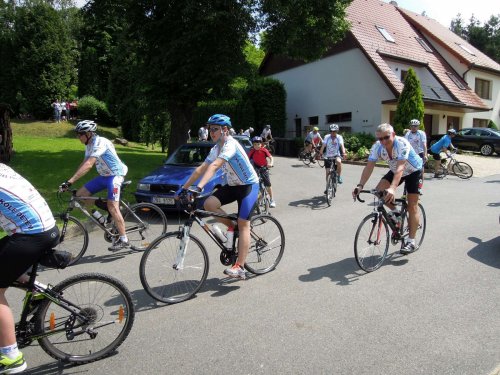 Charitativní cyklotour Josefa Zimovčáka Na kole dětem - 4.6.2016