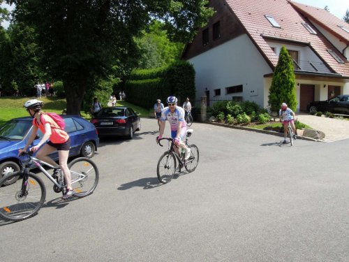 Charitativní cyklotour Josefa Zimovčáka Na kole dětem - 4.6.2016