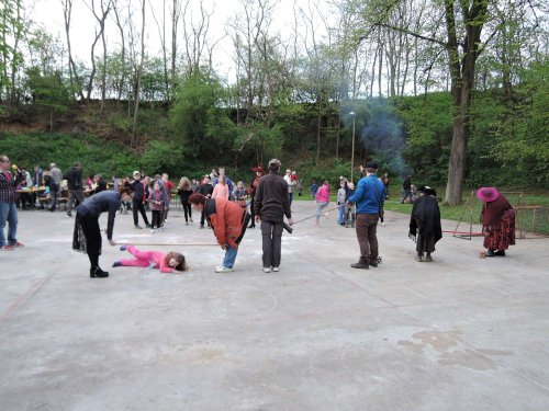 Stavění máje a pálení čarodějnic - 30.4.2017