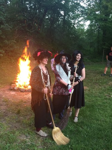 Stavjání mája a pálení čarodějnic - 30.4.2018