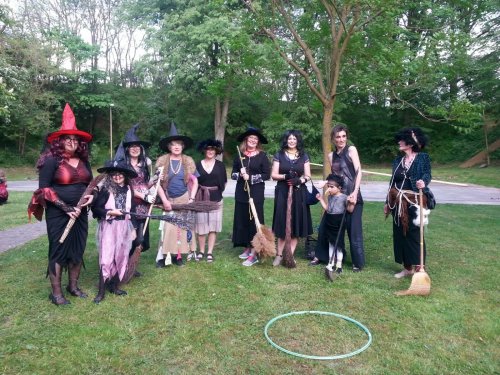 Stavjání mája a pálení čarodějnic - 30.4.2018