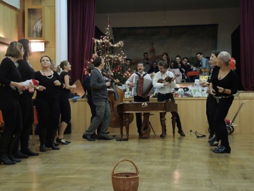 Sokolská Mikulášská beseda u cimbálu s Mladými Burčáky a Friškami - 8.12.2018