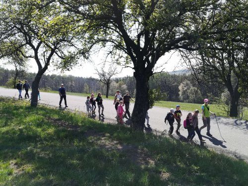 Sokolská vycházka dětí kolem Buchlova - 19.4.2019