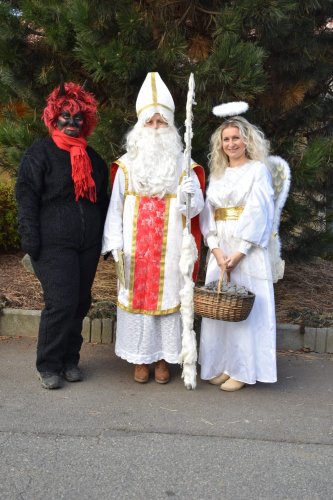 Návštěva Mikuláše s družinou v ZŠ Podolí - 5.12.2019