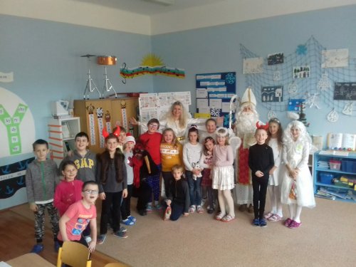 Návštěva Mikuláše s družinou v ZŠ Podolí - 5.12.2019