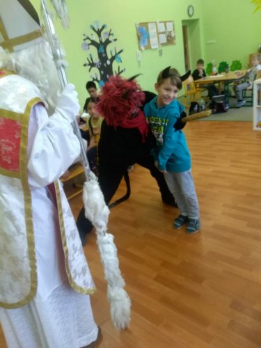 Návštěva Mikuláše s družinou v ZŠ Podolí - 5.12.2019