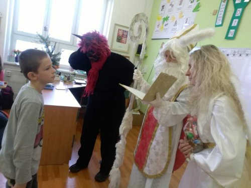 Návštěva Mikuláše s družinou v ZŠ Podolí - 5.12.2019