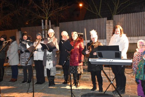 Živý Betlém a Česko zpívá koledy v Podolí - 11.12.2019