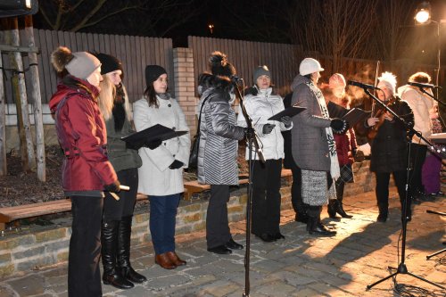 Živý Betlém a Česko zpívá koledy v Podolí - 11.12.2019
