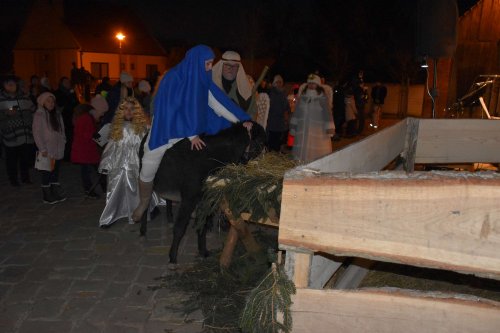 Živý Betlém a Česko zpívá koledy v Podolí - 11.12.2019