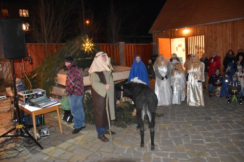 Živý Betlém a Česko zpívá koledy v Podolí - 11.12.2019