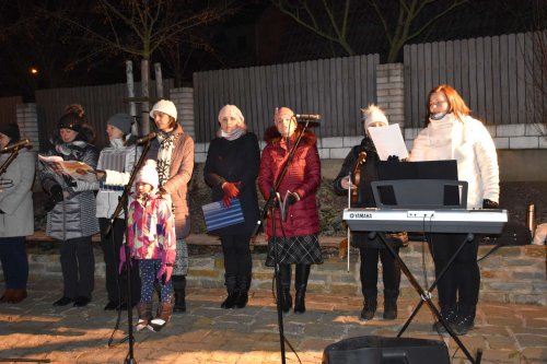 Živý Betlém a Česko zpívá koledy v Podolí - 11.12.2019