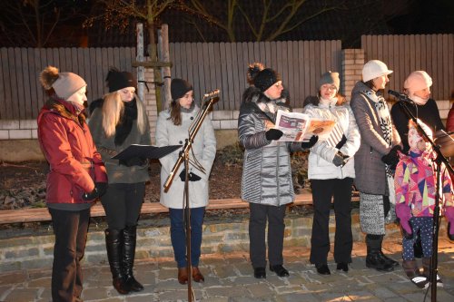 Živý Betlém a Česko zpívá koledy v Podolí - 11.12.2019
