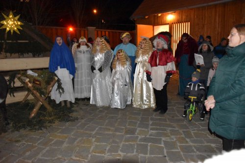 Živý Betlém a Česko zpívá koledy v Podolí - 11.12.2019